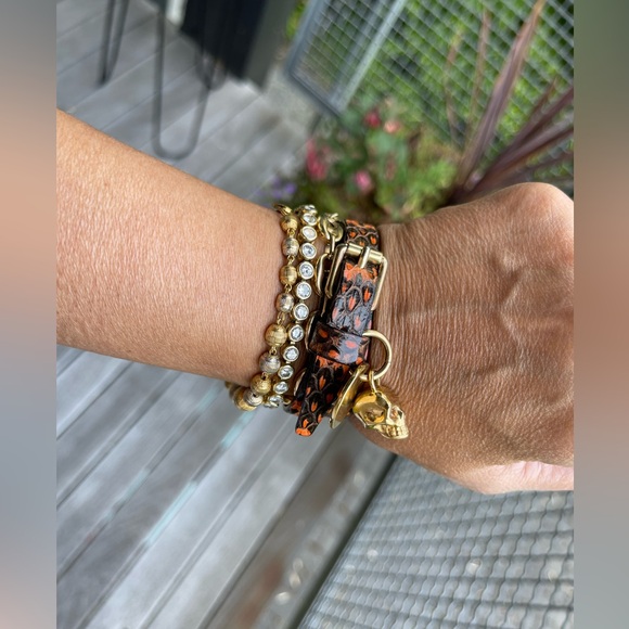 MOVING SALE: ALEXANDER MCQUEEN SKULL LEATHER DOUBLE WRAP BRACELET💀🧡 - Picture 10 of 16